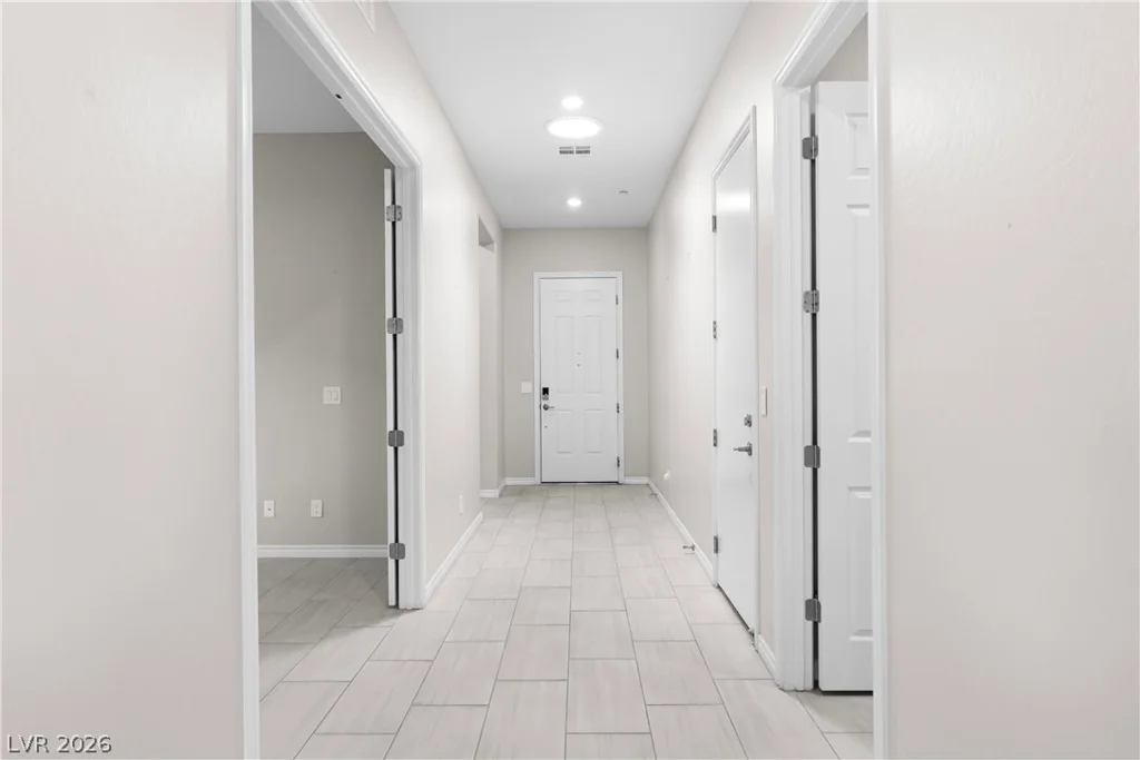652 Longfeather, Henderson, NV 89011