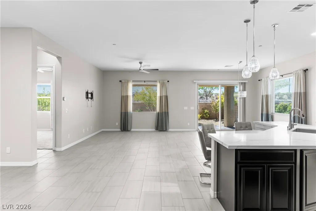 652 Longfeather, Henderson, NV 89011