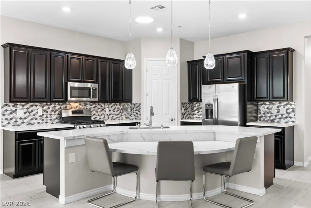 652 Longfeather, Henderson, NV 89011
