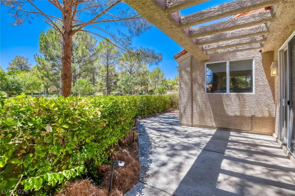 8275 Round Hills, Las Vegas, NV 89113