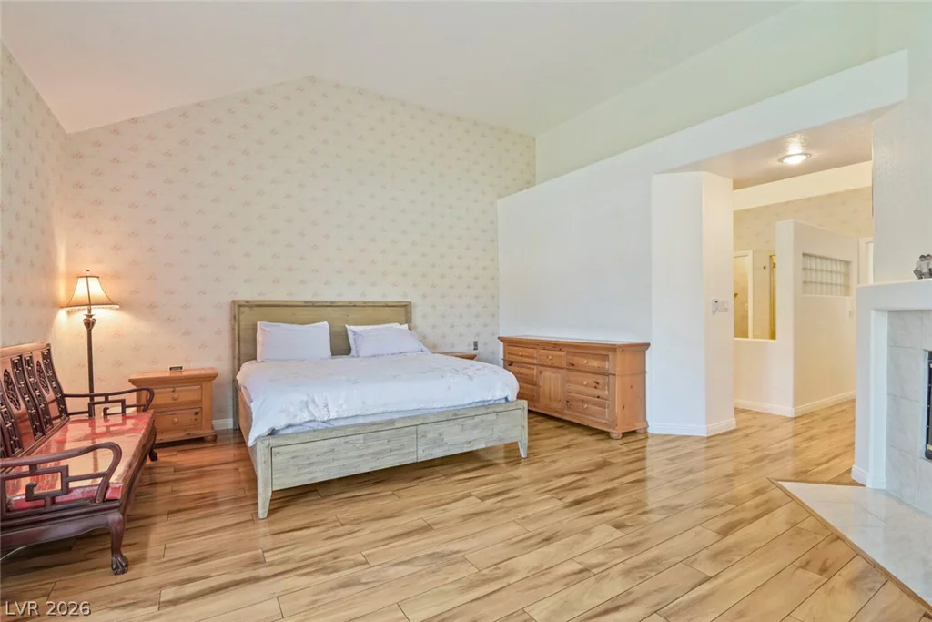 8275 Round Hills, Las Vegas, NV 89113