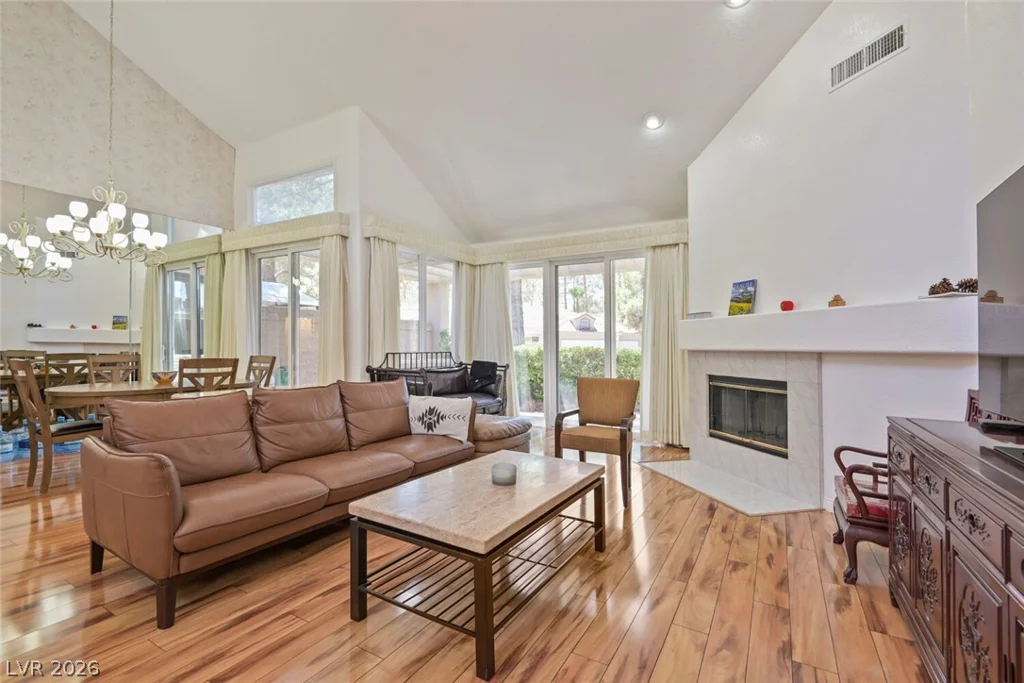 8275 Round Hills, Las Vegas, NV 89113