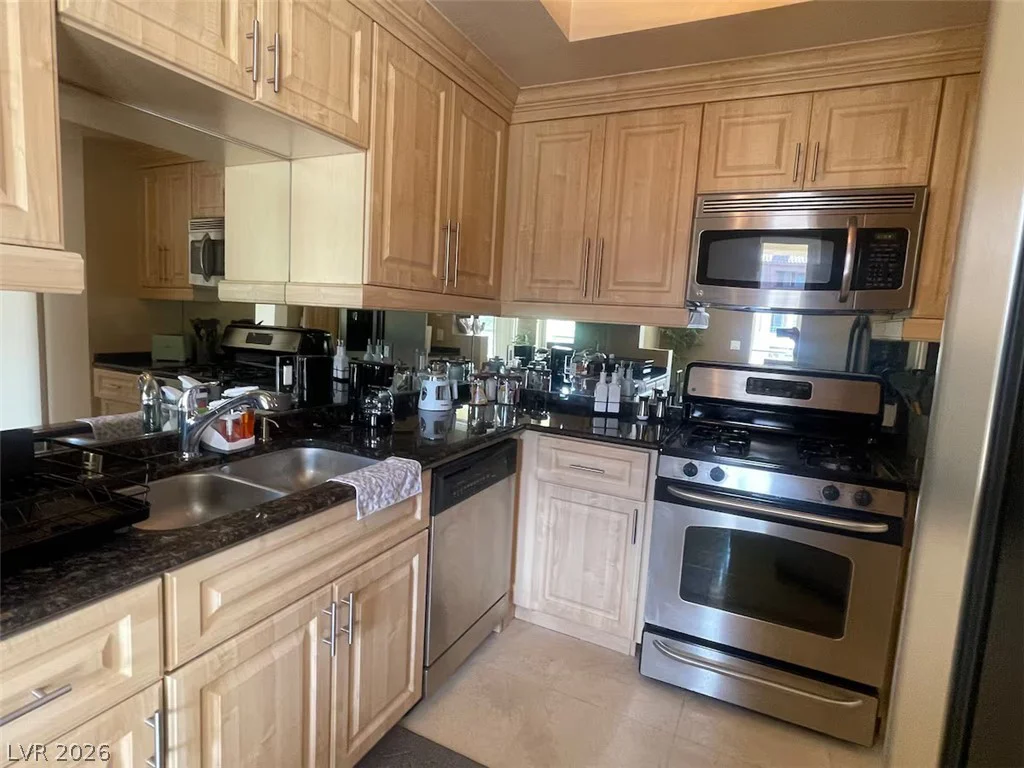 230 Flamingo, Las Vegas, NV 89169