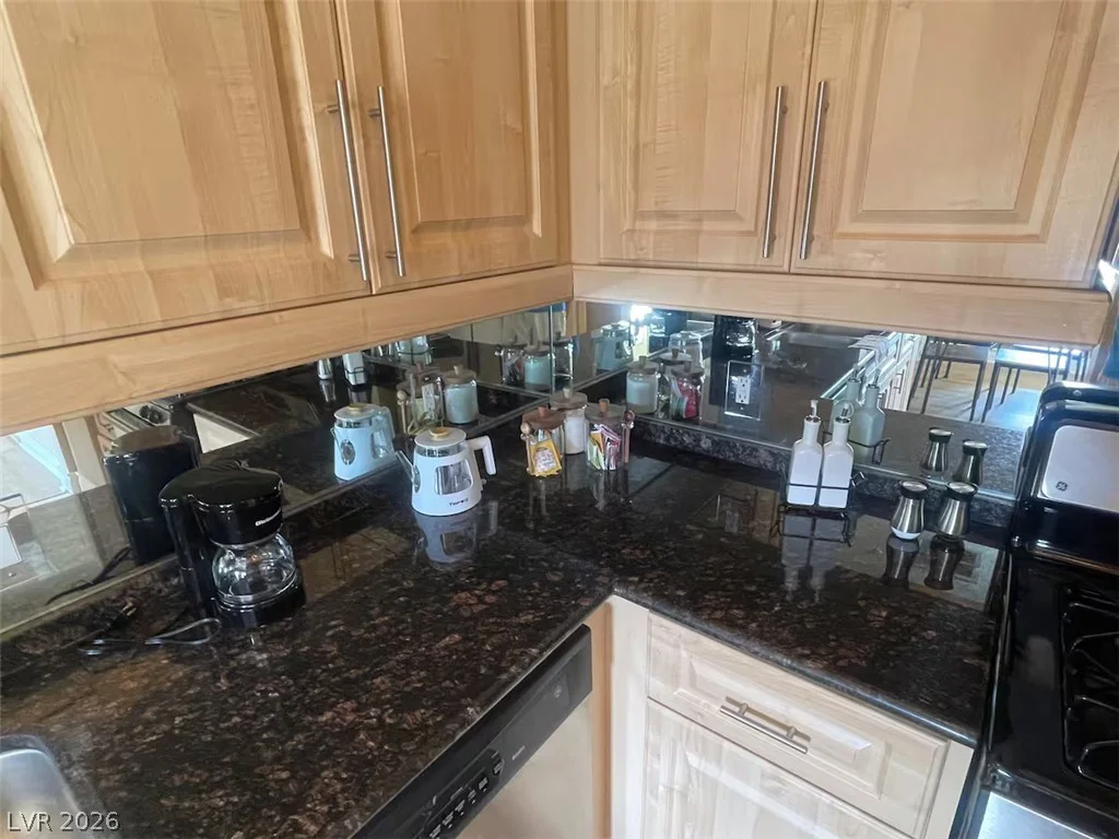 230 Flamingo, Las Vegas, NV 89169