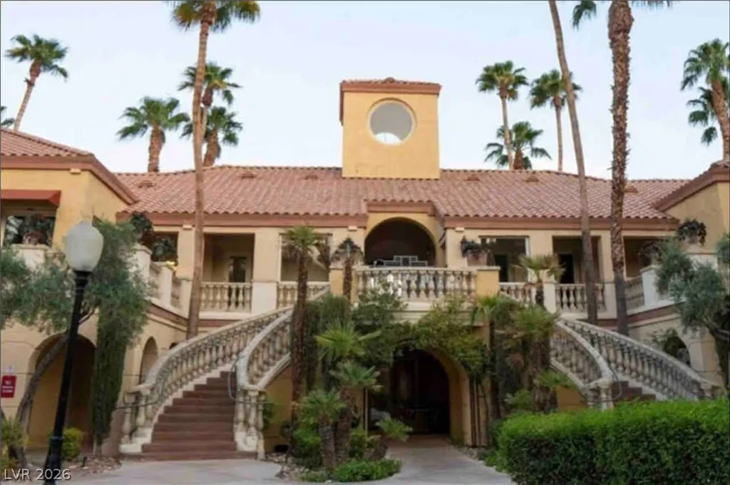 220 Flamingo, Las Vegas, NV 89169
