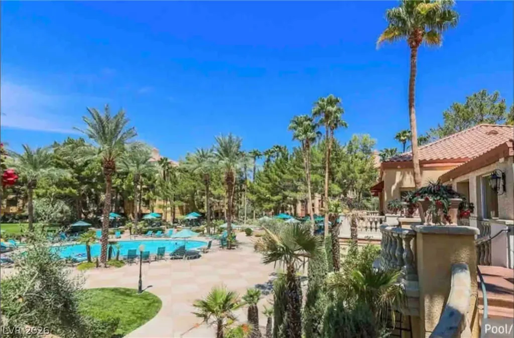 220 Flamingo, Las Vegas, NV 89169