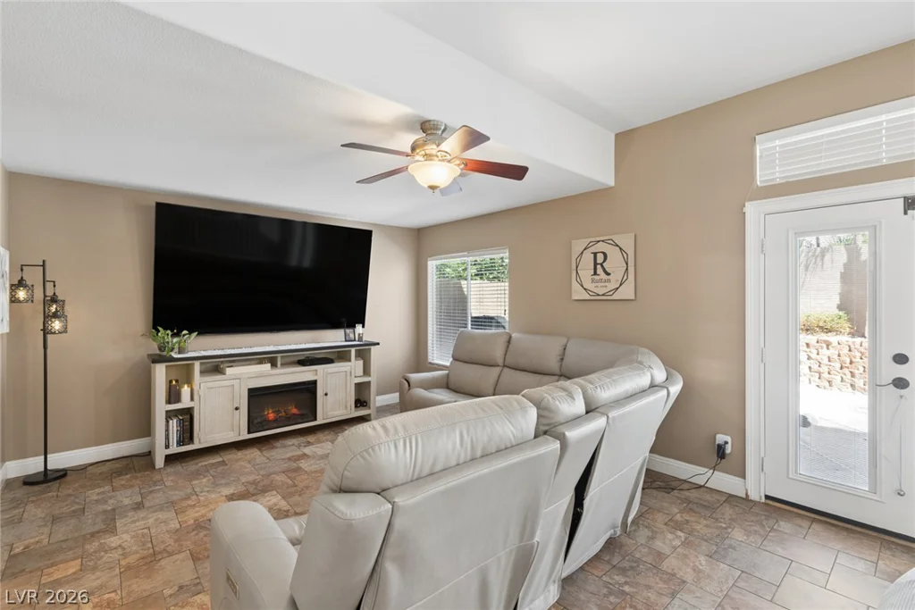 7808 Robinglen, Las Vegas, NV 89131