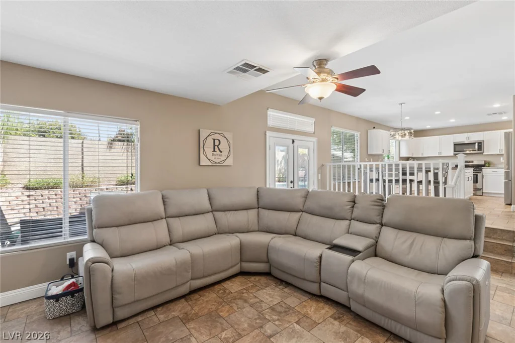 7808 Robinglen, Las Vegas, NV 89131