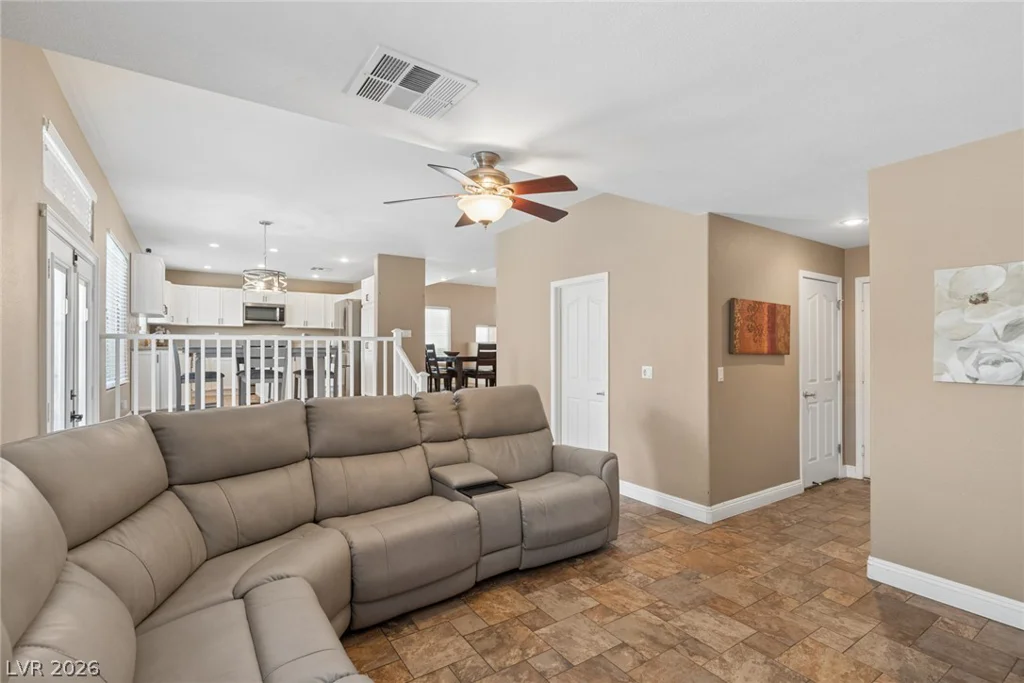 7808 Robinglen, Las Vegas, NV 89131