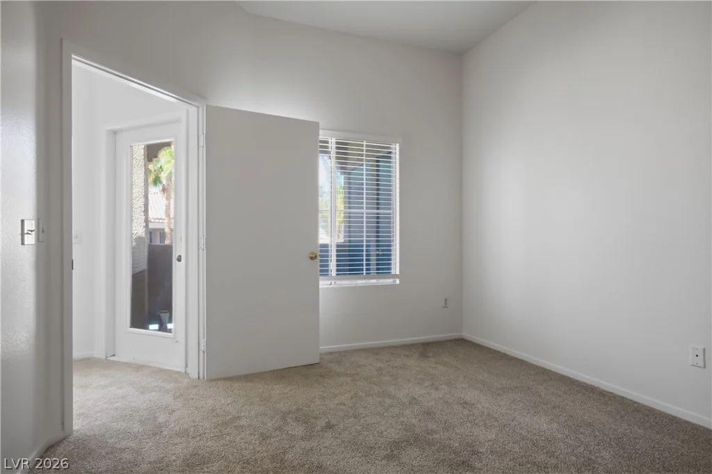 10245 Maryland, Las Vegas, NV 89183