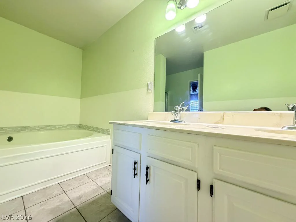 6521 Sugarpine, Las Vegas, NV 89107