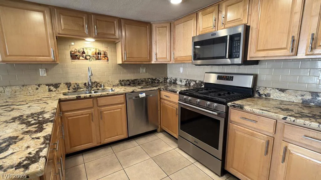 6521 Sugarpine, Las Vegas, NV 89107