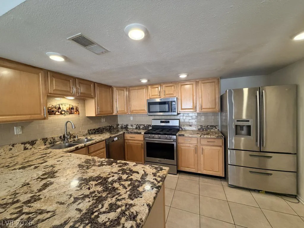 6521 Sugarpine, Las Vegas, NV 89107