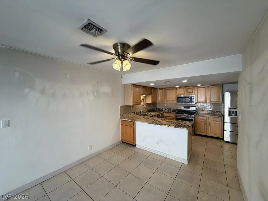6521 Sugarpine, Las Vegas, NV 89107