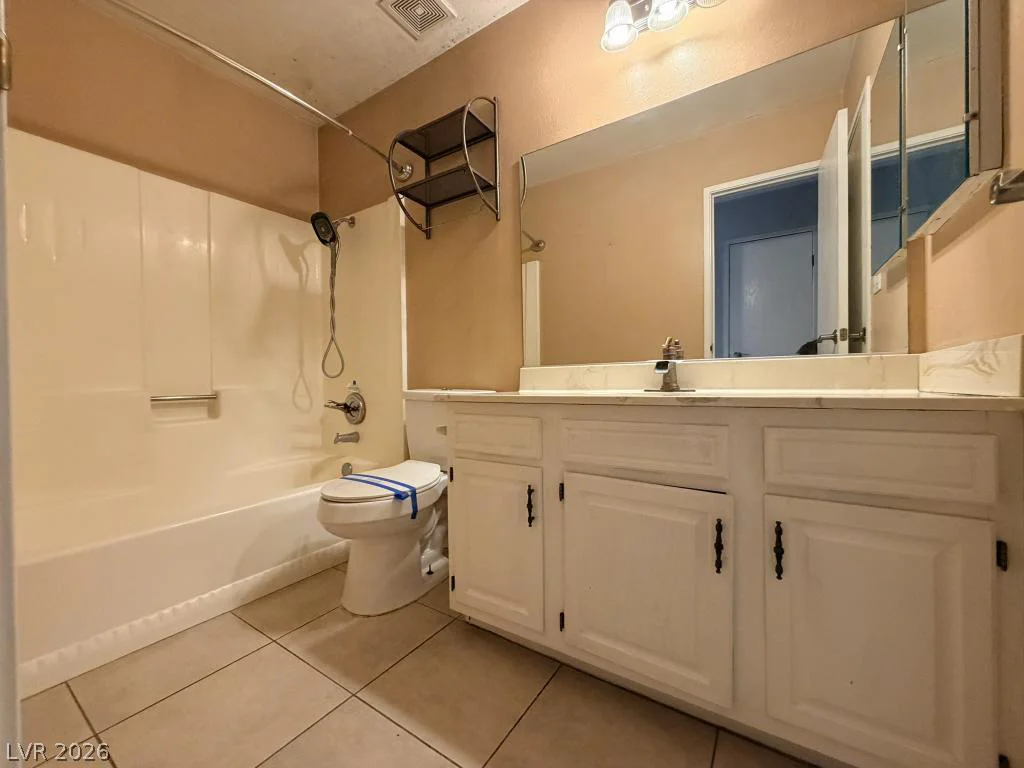 6521 Sugarpine, Las Vegas, NV 89107