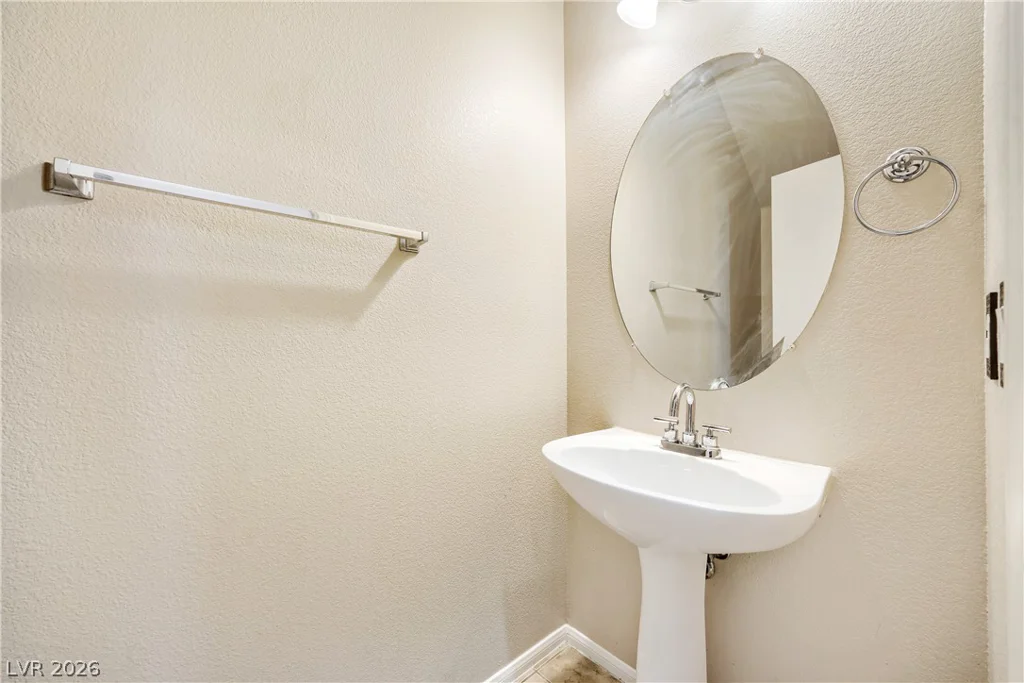 6692 Chariots Path, Las Vegas, NV 89142