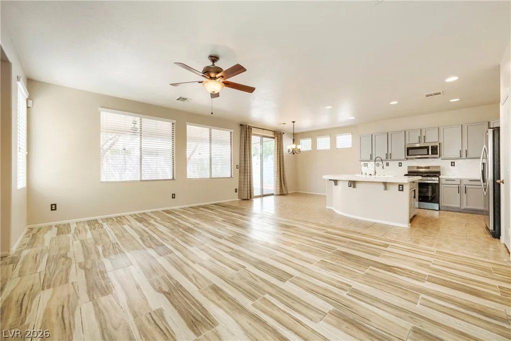 6692 Chariots Path, Las Vegas, NV 89142