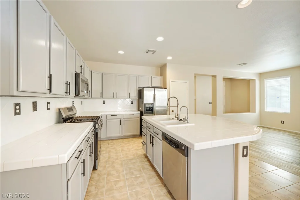 6692 Chariots Path, Las Vegas, NV 89142