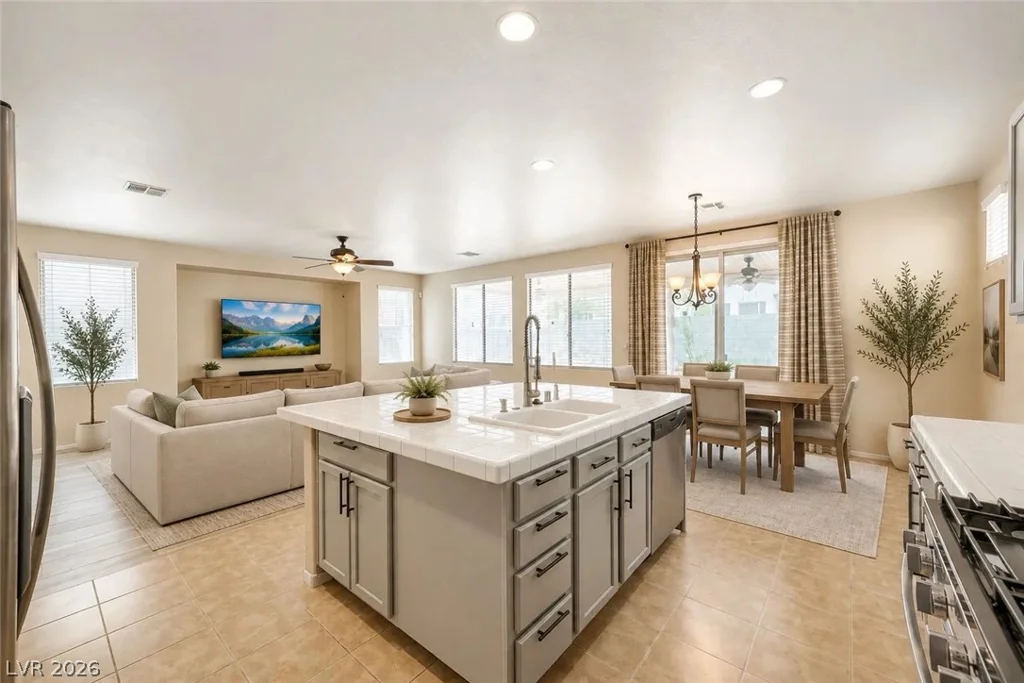 6692 Chariots Path, Las Vegas, NV 89142
