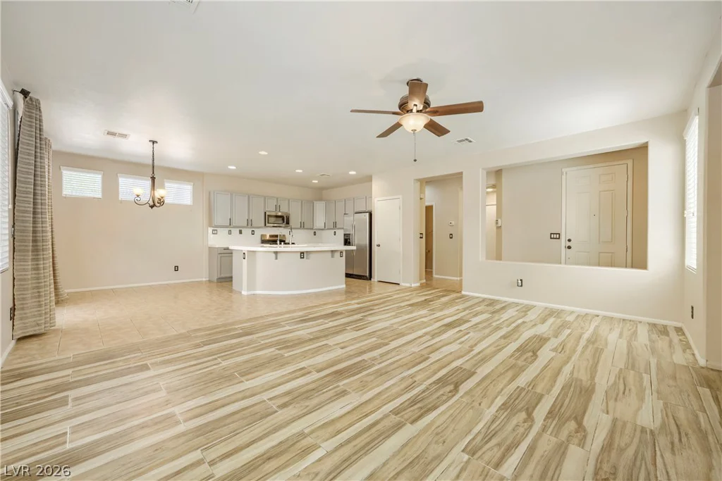 6692 Chariots Path, Las Vegas, NV 89142