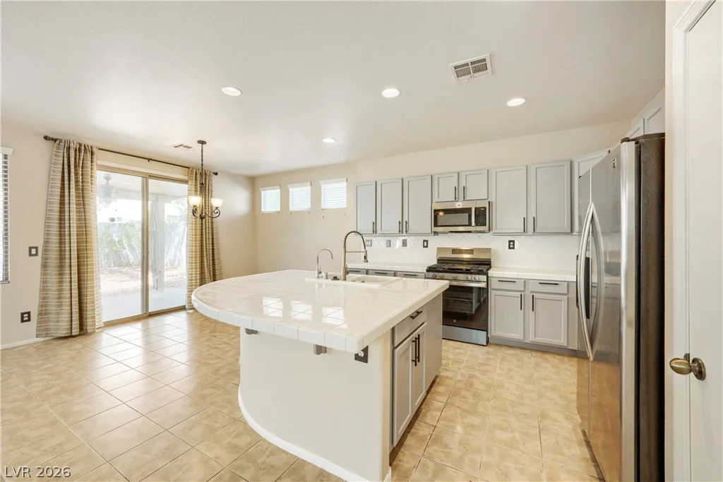 6692 Chariots Path, Las Vegas, NV 89142