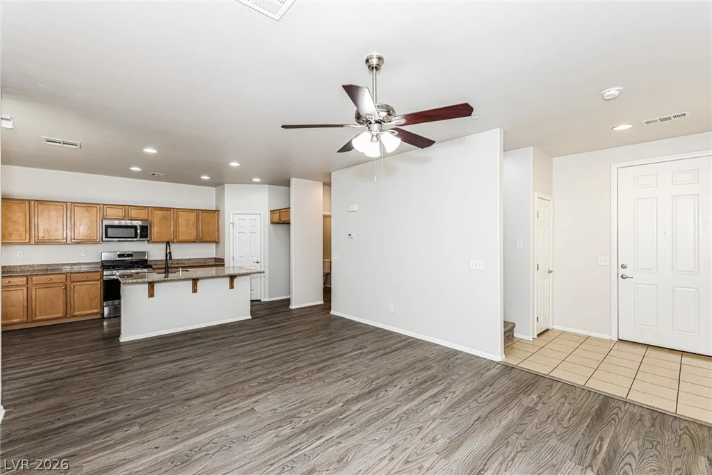 10225 Yarmouth Sea, Las Vegas, NV 89166