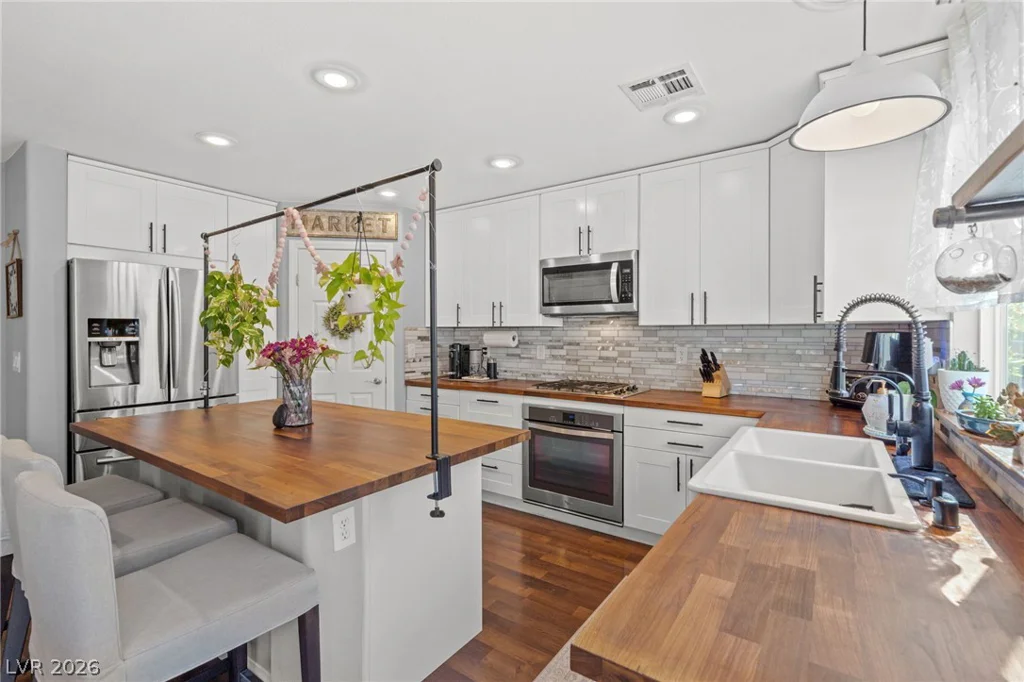 10413 Mount Washington, Las Vegas, NV 89166
