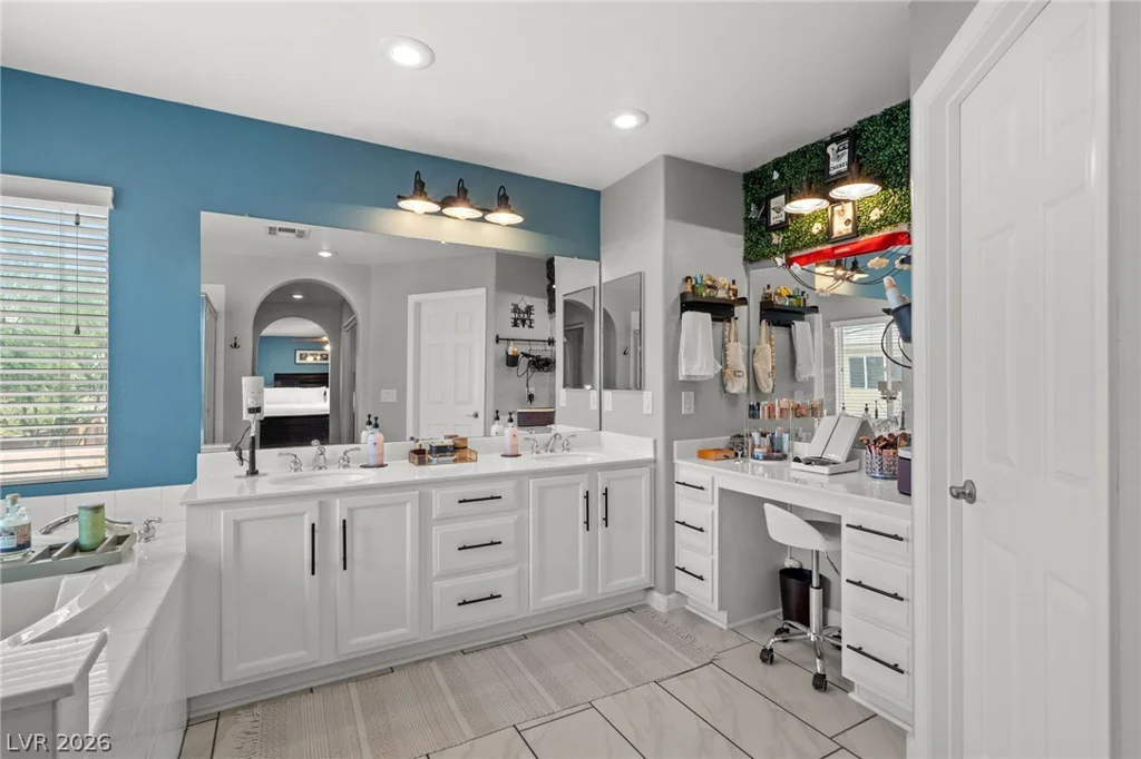 10413 Mount Washington, Las Vegas, NV 89166