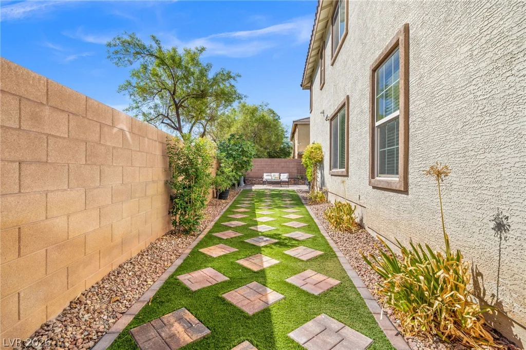10413 Mount Washington, Las Vegas, NV 89166