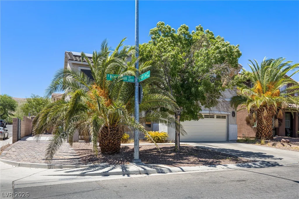 6297 Whispering Creek, Las Vegas, NV 89148