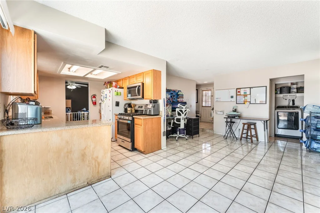 408 Barlow, Las Vegas, NV 89110