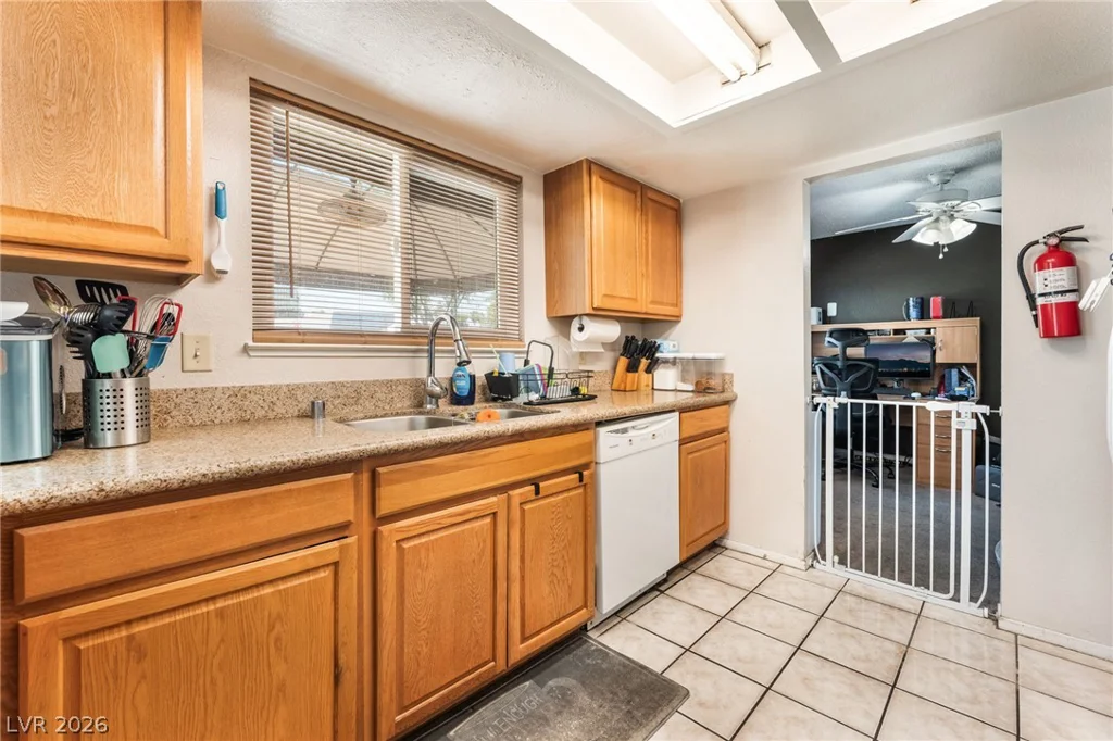 408 Barlow, Las Vegas, NV 89110