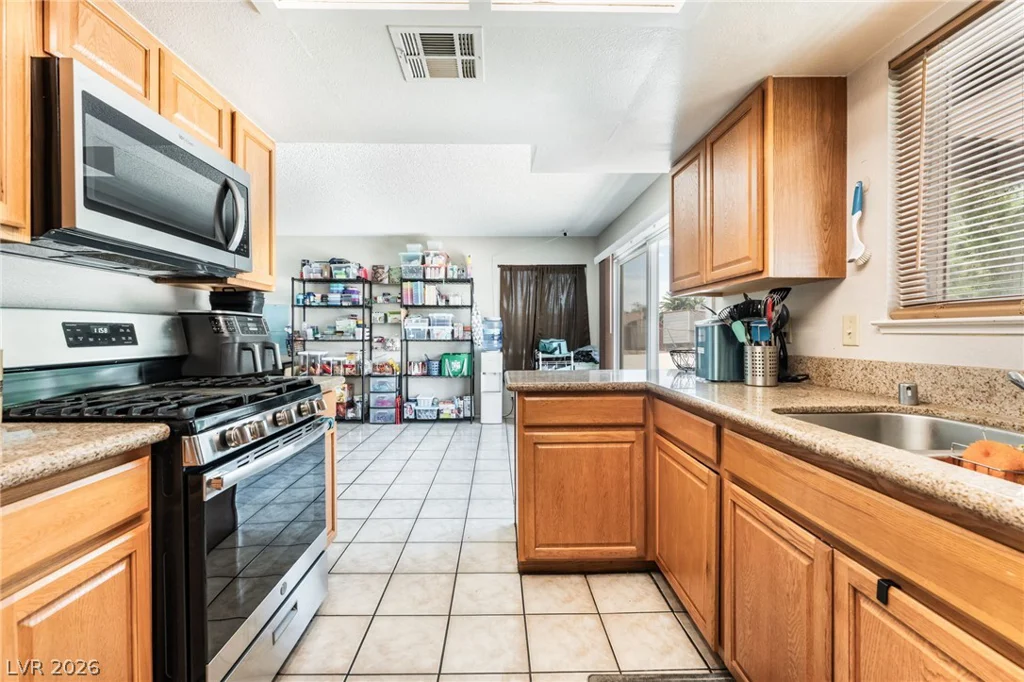 408 Barlow, Las Vegas, NV 89110