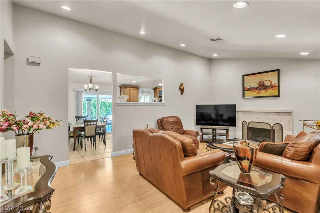 6145 Twain, Las Vegas, NV 89103