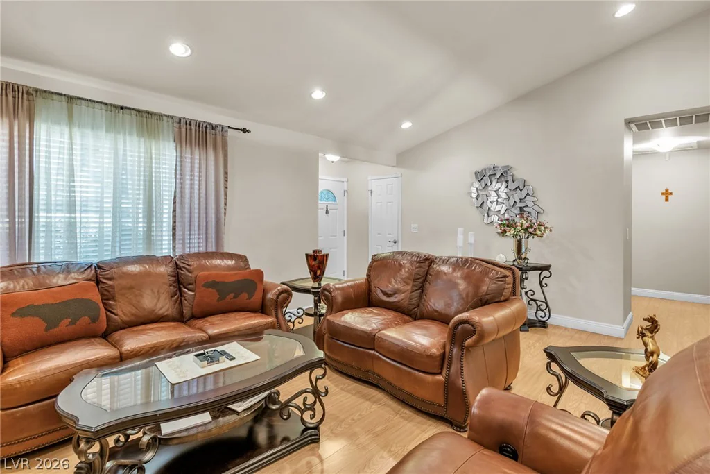 6145 Twain, Las Vegas, NV 89103