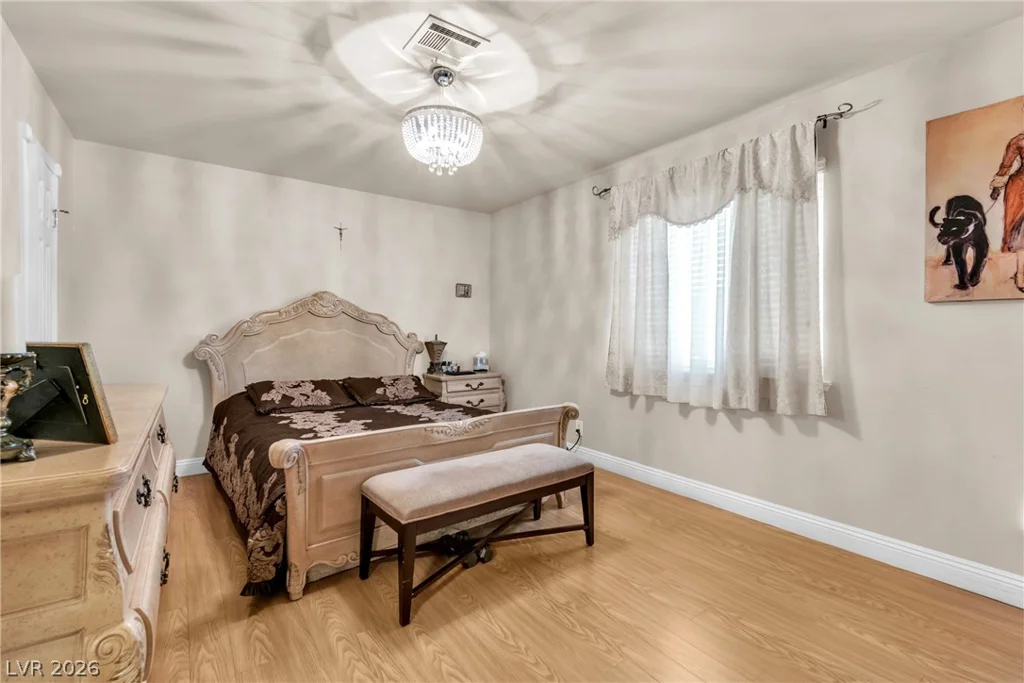 6145 Twain, Las Vegas, NV 89103