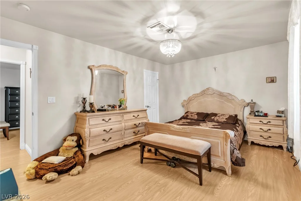 6145 Twain, Las Vegas, NV 89103