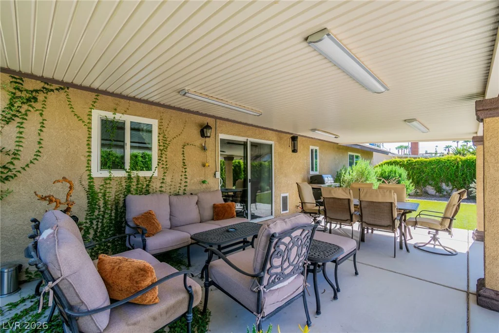 6145 Twain, Las Vegas, NV 89103