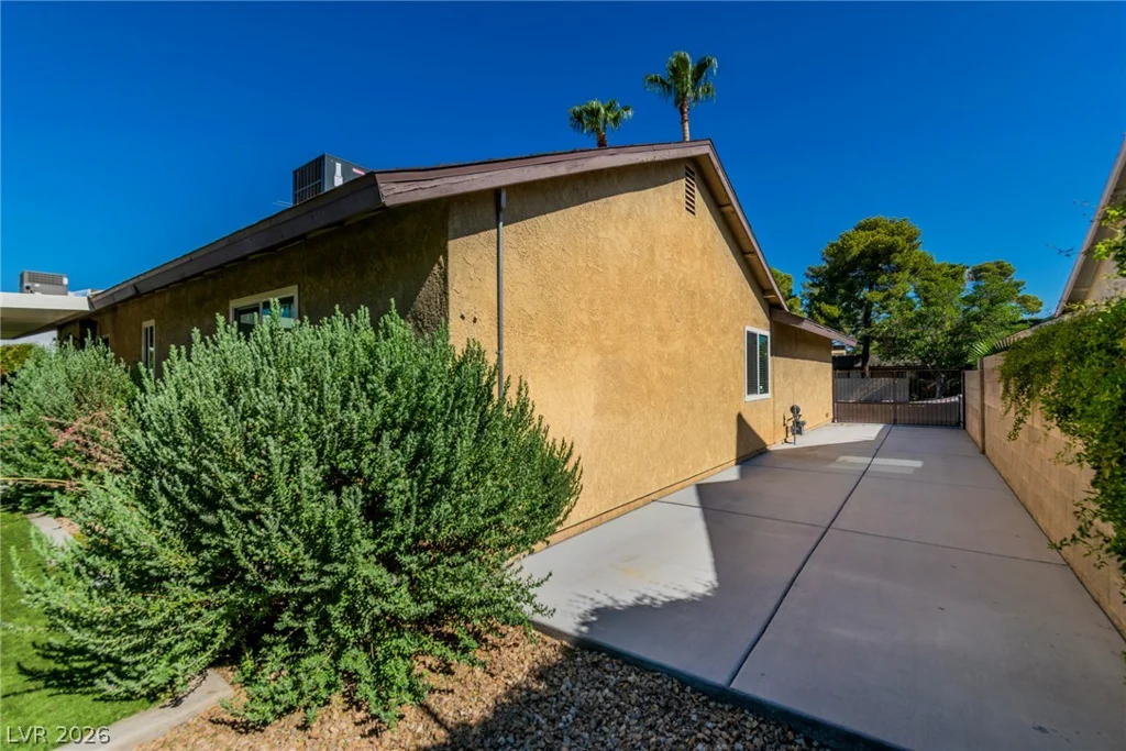 6145 Twain, Las Vegas, NV 89103