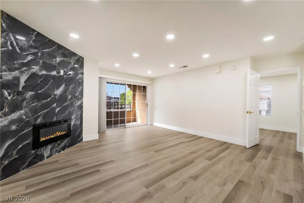 2200 Fort Apache, Las Vegas, NV 89117