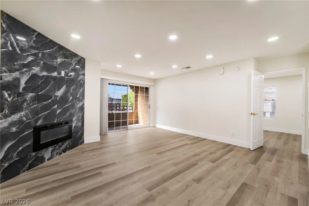 2200 Fort Apache, Las Vegas, NV 89117