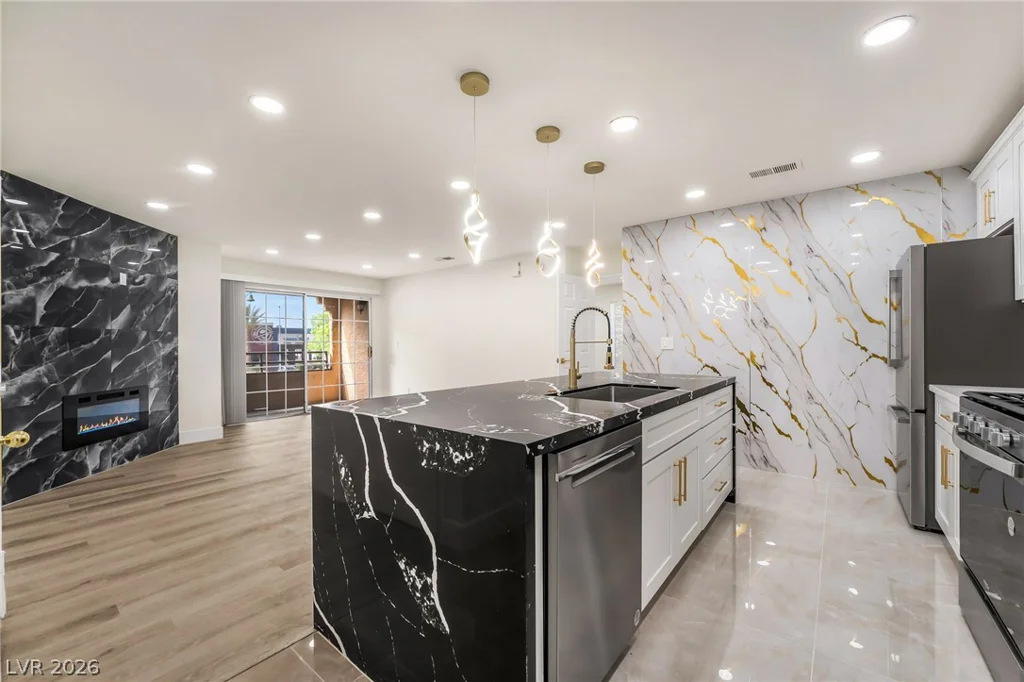 2200 Fort Apache, Las Vegas, NV 89117