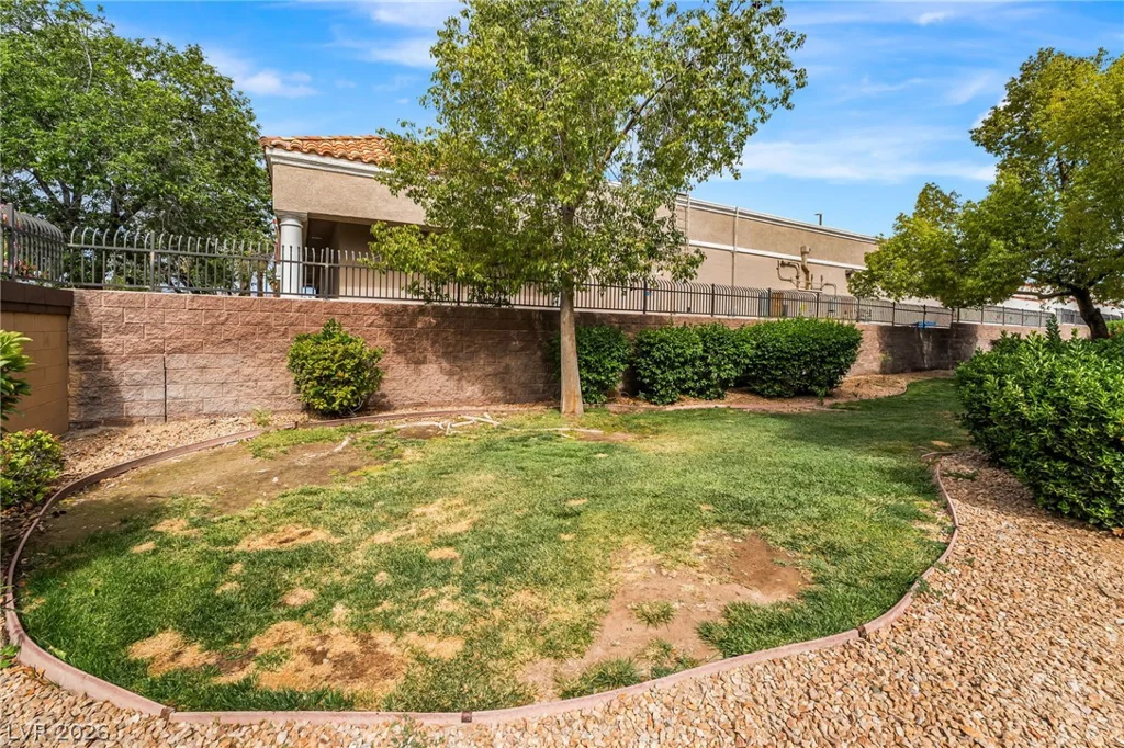2200 Fort Apache, Las Vegas, NV 89117