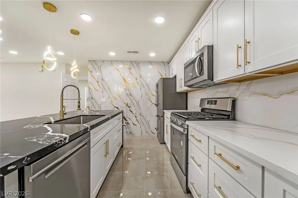 2200 Fort Apache, Las Vegas, NV 89117
