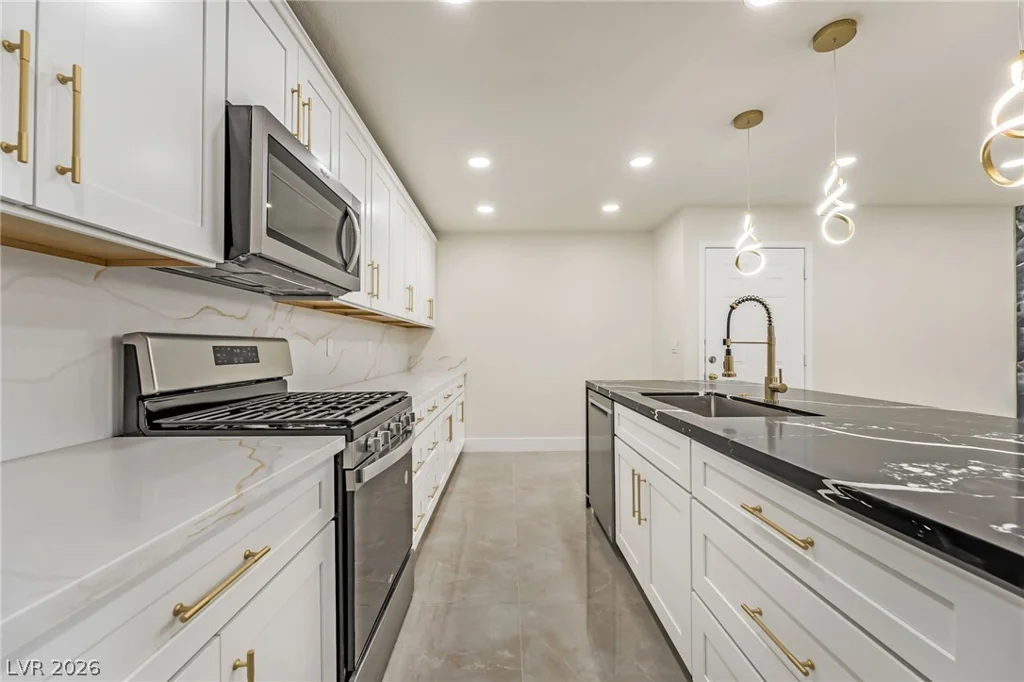2200 Fort Apache, Las Vegas, NV 89117