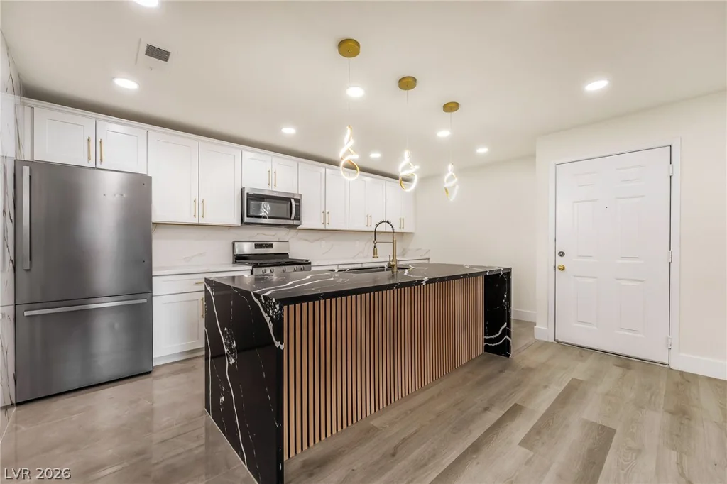 2200 Fort Apache, Las Vegas, NV 89117