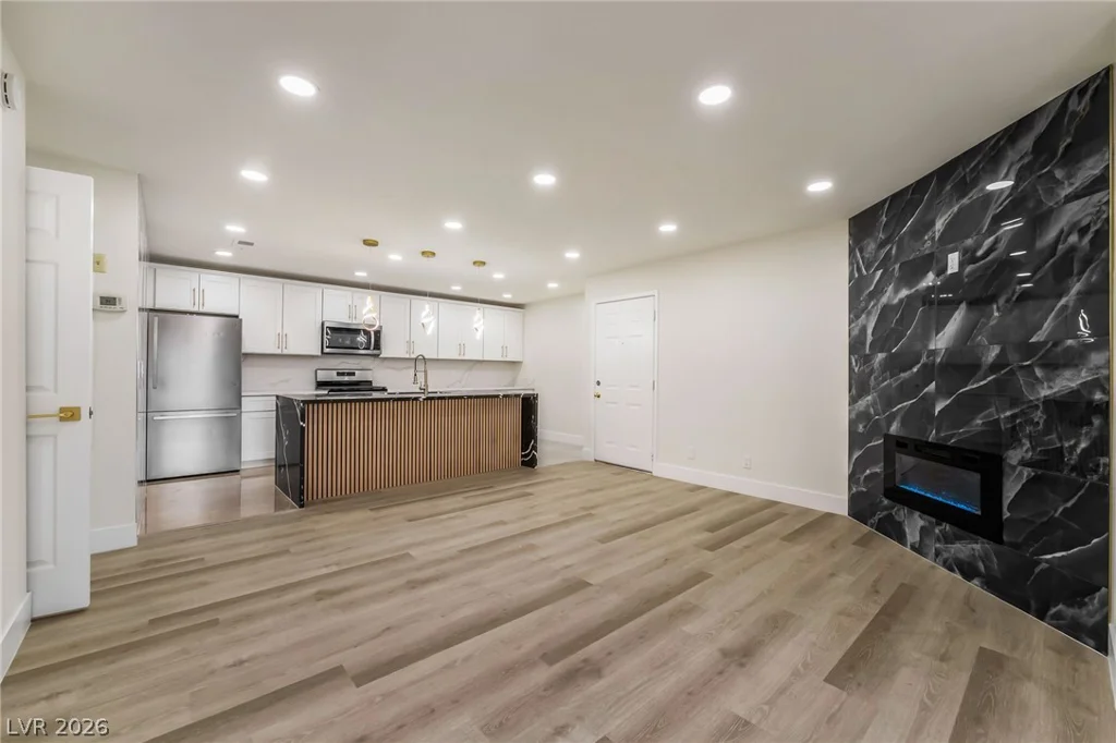 2200 Fort Apache, Las Vegas, NV 89117