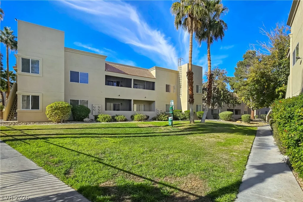 1812 Decatur, Las Vegas, NV 89108