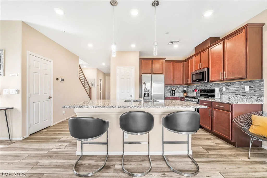 5692 Calm Season, Las Vegas, NV 89118