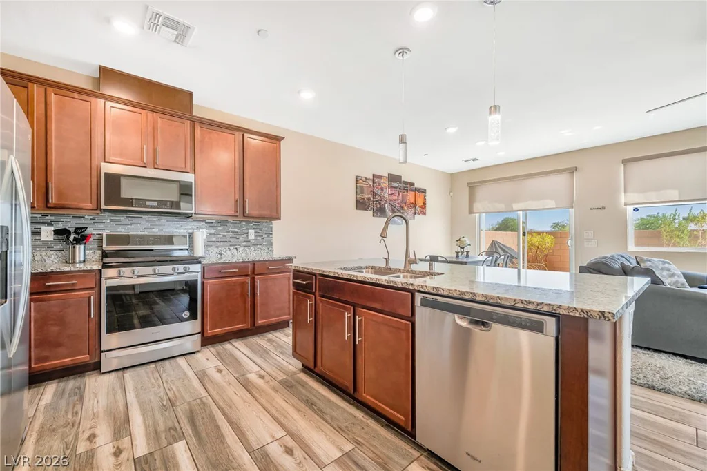5692 Calm Season, Las Vegas, NV 89118